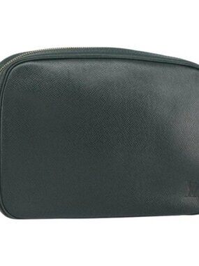 LOUIS VUITTON Taiga Trousse Toilette GM Clutch Bag Epicea M30214 LV Auth 166571